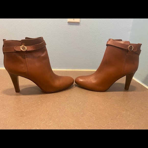 Tory Burch Logo Ankle boots, unboxed, great condition, size 11M - Picture 14 of 14